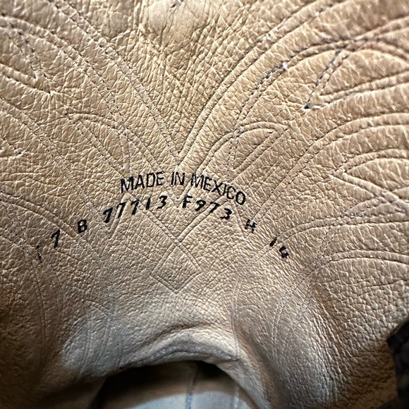 EUC Frye “Billy” Pull-on. RARE and Retired. Black Leather Brown Patina. Size 7 - Picture 10 of 14